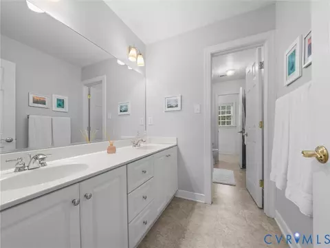 Bath - 14779 Rolling Spring Dr, Midlothian, VA 23114 photo 2 of 10