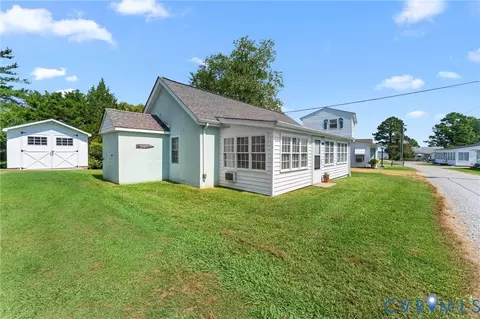 205 Rappahannock Dr, Dunnsville, VA 22454