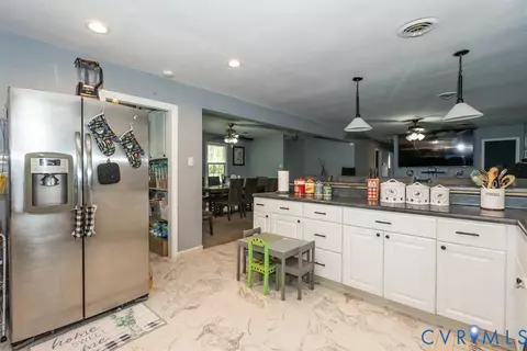 Kitchen - 5510 Alberta Rd, Chesterfield, VA 23832 photo 2 of 2