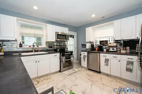 Kitchen - 5510 Alberta Rd, Chesterfield, VA 23832 photo 1 of 2
