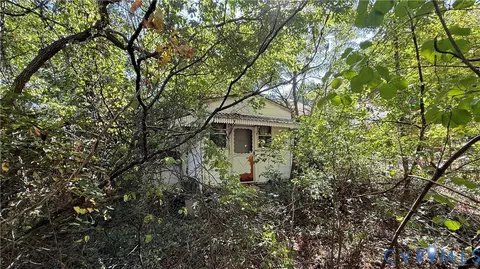 604 1st St, Martinsville, VA 24112