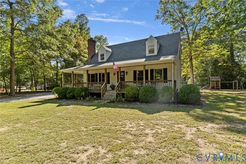 Exterior - 138 W Spring Rd, Aylett, VA 23009 photo 2 of 9