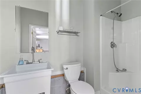 Bath - 138 W Spring Rd, Aylett, VA 23009 photo 3 of 4