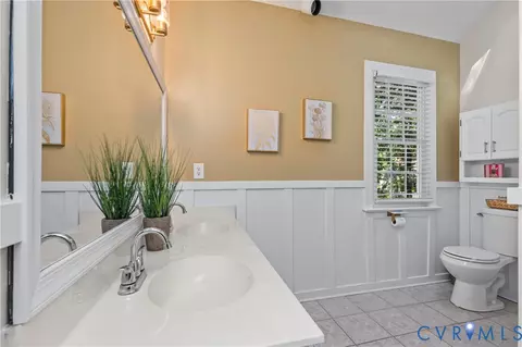 Bath - 2420 Olde Stone Rd, Midlothian, VA 23113 photo 2 of 5