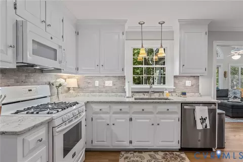 Kitchen - 2420 Olde Stone Rd, Midlothian, VA 23113 photo 5 of 5