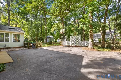 Exterior - 2420 Olde Stone Rd, Midlothian, VA 23113 photo 7 of 11