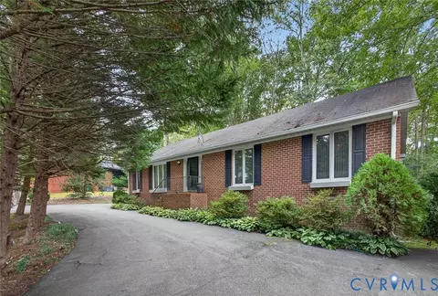 8281 Burnside Dr, Mechanicsville, VA 23116