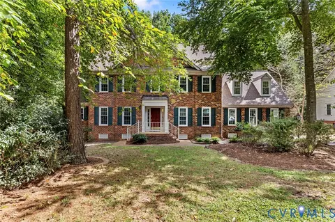 Exterior - 5800 Maple Brook Dr, Midlothian, VA 23112 photo 2 of 10