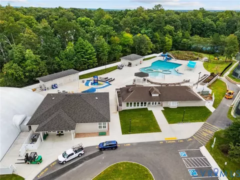 Exterior - 5800 Maple Brook Dr, Midlothian, VA 23112 photo 9 of 10