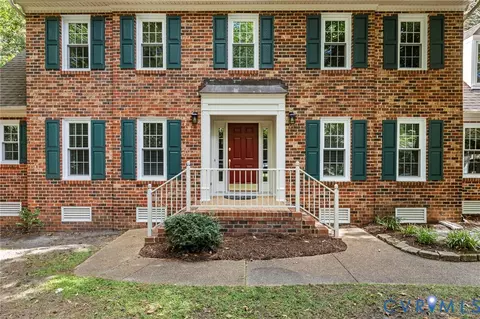 Exterior - 5800 Maple Brook Dr, Midlothian, VA 23112 photo 3 of 10