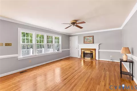 Living - 5800 Maple Brook Dr, Midlothian, VA 23112 photo 4 of 6