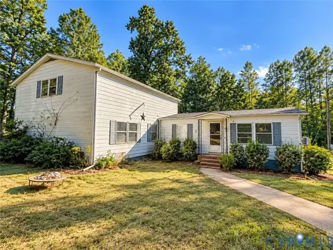 831 Doswell Town Rd, Meherrin, VA 23954