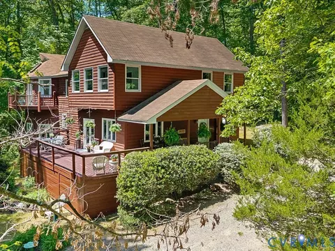 Exterior - 2556 Ridge Rd, Powhatan, VA 23139 photo 1 of 13