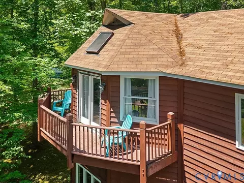 Exterior - 2556 Ridge Rd, Powhatan, VA 23139 photo 5 of 13