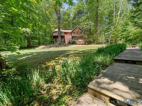 Exterior - 2556 Ridge Rd, Powhatan, VA 23139 photo 9 of 13