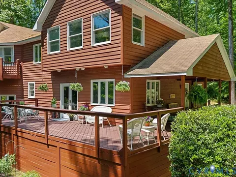 Exterior - 2556 Ridge Rd, Powhatan, VA 23139 photo 7 of 13