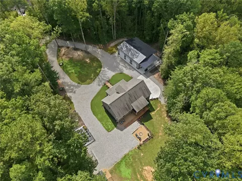 Exterior - 4010 Three Bridge Rd, Powhatan, VA 23139 photo 8 of 9