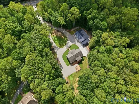 4010 Three Bridge Rd, Powhatan, VA 23139