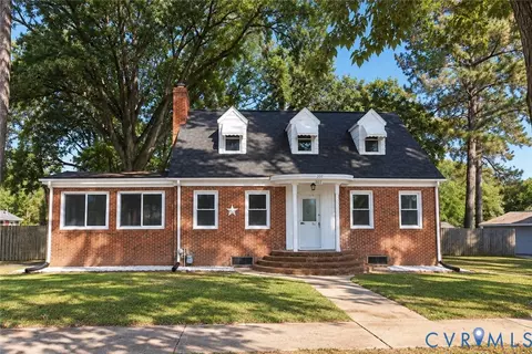 207 S Mesa Dr, Hopewell, VA 23860