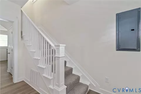Entry Way - 22 E 31st St, Richmond, VA 23224 photo 3 of 4