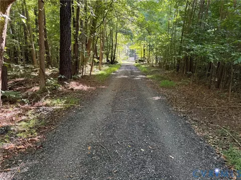 210 Skipper Ln, Yorktown, VA 23693