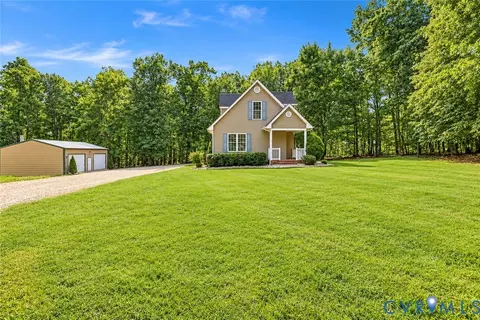 1626 Oak Ridge Rd, Appomattox, VA 24522
