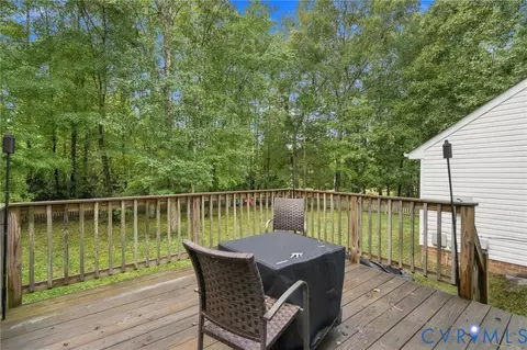 Exterior - 8224 Ferdinand Ln, Midlothian, VA 23112 photo 5 of 10