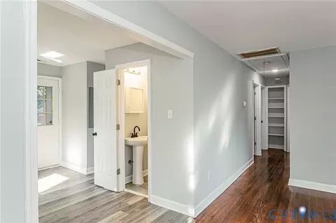 Entry Way - 2103 Warwick Ave, Richmond, VA 23224 photo 3 of 6