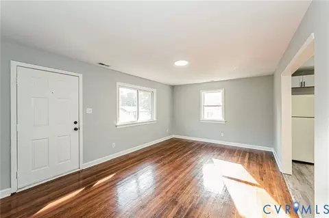 Living - 2103 Warwick Ave, Richmond, VA 23224 photo 2 of 4