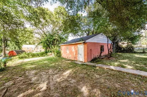 Exterior - 2103 Warwick Ave, Richmond, VA 23224 photo 4 of 4