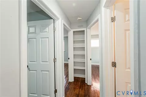 Entry Way - 2103 Warwick Ave, Richmond, VA 23224 photo 5 of 6