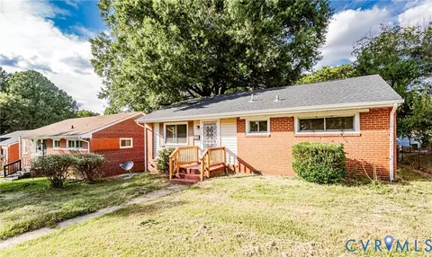 Exterior - 2103 Warwick Ave, Richmond, VA 23224 photo 3 of 4