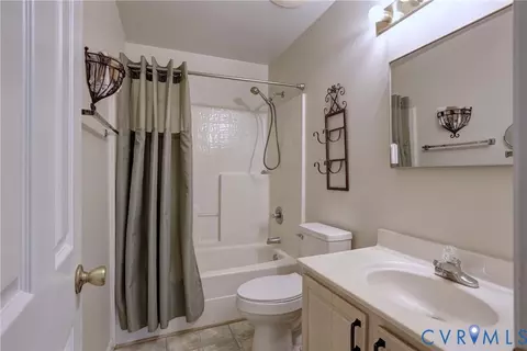 Bath - 1202 Westgate Cir, Williamsburg, VA 23185 photo 3 of 3
