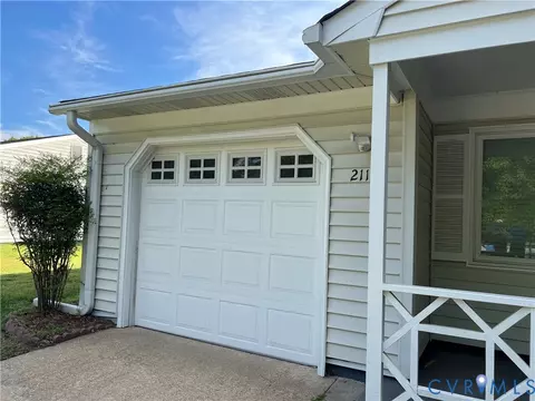 Exterior - 2112 Paramont Ave, Chesapeake, VA 23320 photo 2 of 11