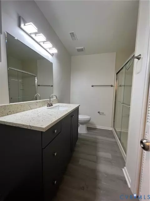 Bath - 2112 Paramont Ave, Chesapeake, VA 23320 photo 2 of 5