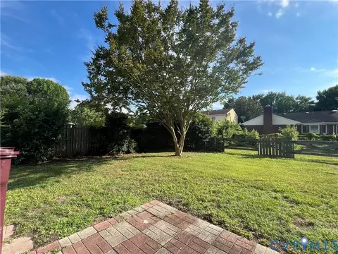 Exterior - 2112 Paramont Ave, Chesapeake, VA 23320 photo 11 of 11