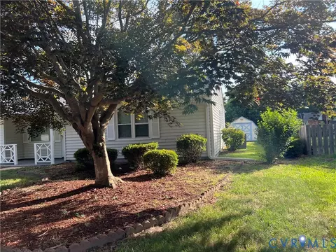 Exterior - 2112 Paramont Ave, Chesapeake, VA 23320 photo 6 of 11