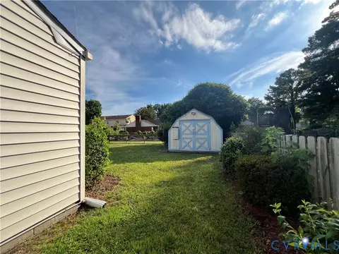 Exterior - 2112 Paramont Ave, Chesapeake, VA 23320 photo 7 of 11