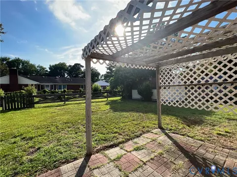 Exterior - 2112 Paramont Ave, Chesapeake, VA 23320 photo 8 of 11