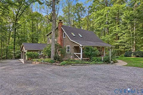 2401 Dorothea Ln, Maidens, VA 23102