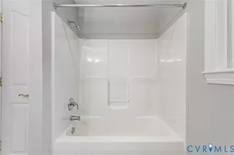 Bath - 7 Loving Ter, Palmyra, VA 22963 photo 5 of 5