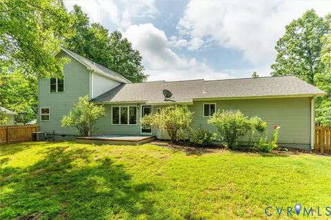 Exterior - 7 Loving Ter, Palmyra, VA 22963 photo 3 of 5