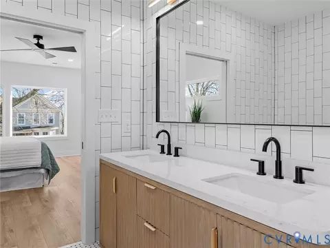 Bath - 2202 3rd Ave, Richmond, VA 23222 photo 5 of 10