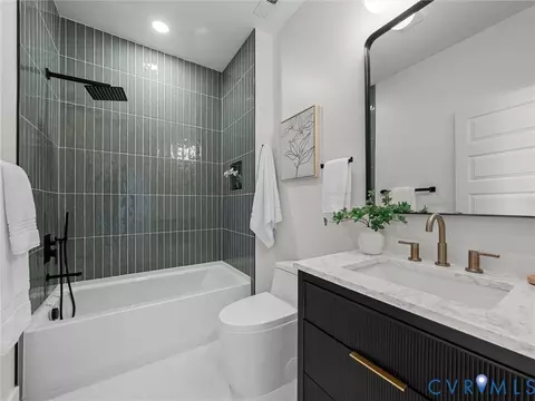Bath - 2202 3rd Ave, Richmond, VA 23222 photo 8 of 10
