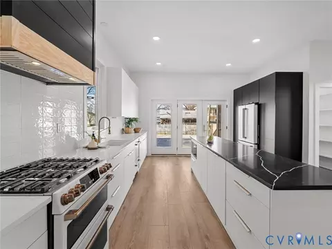 Kitchen - 2202 3rd Ave, Richmond, VA 23222 photo 2 of 6