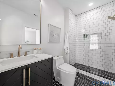 Bath - 2202 3rd Ave, Richmond, VA 23222 photo 10 of 10