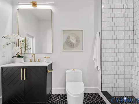 Bath - 2202 3rd Ave, Richmond, VA 23222 photo 9 of 10
