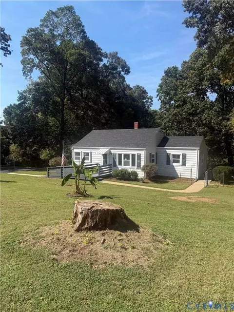 1207 W Osborn Rd, Farmville, VA 23901