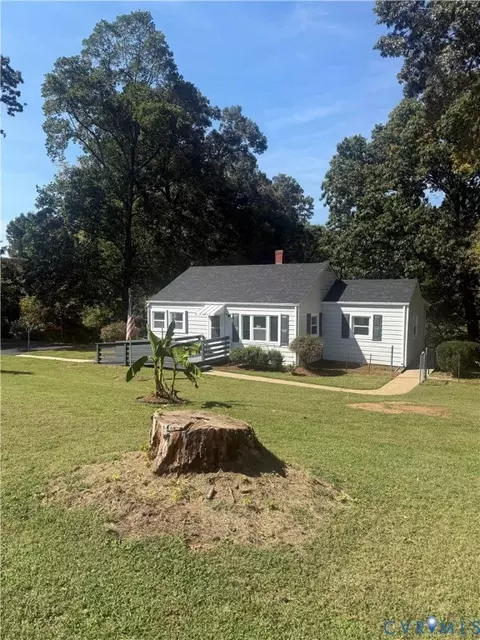 1207 W Osborn Rd, Farmville, VA 23901
