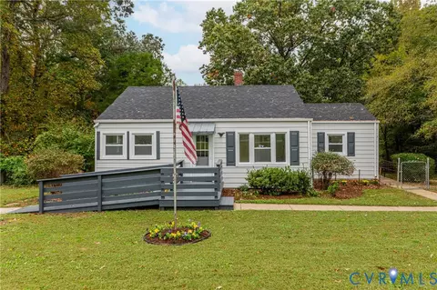 1207 W Osborn Rd, Farmville, VA 23901
